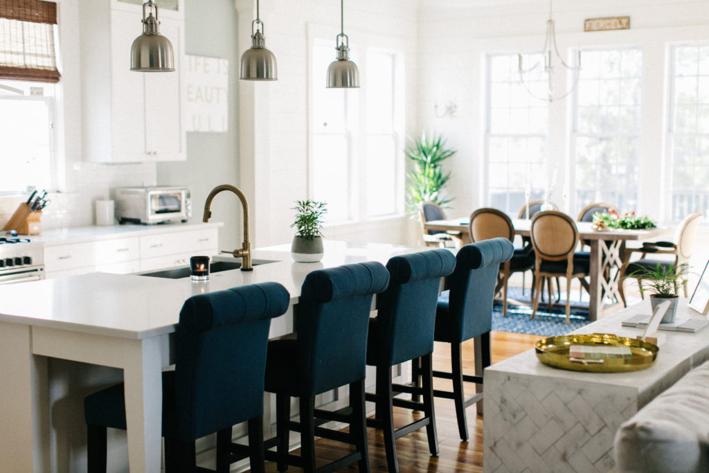 white kitchen breakfast nook 