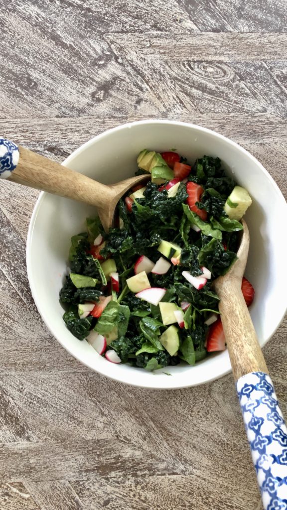 healthy strawberry, kale and spinach salad